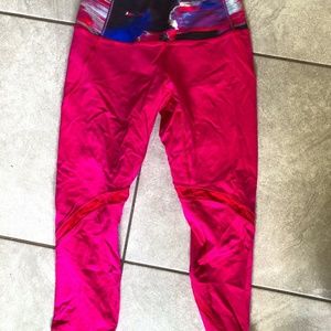 Lululemon Wunder Under Crop - Size 6